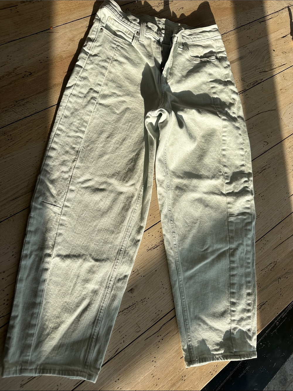 Old Navy High-Rise Barrel Jeans in Light Summer Wash